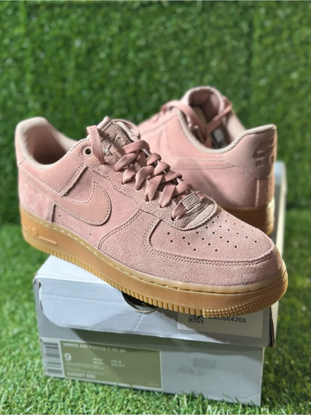 NIKE WOMENS, AIR FORCE 1 ‘07 SE , SIZE 9 WOMENS, NEW IN BOX